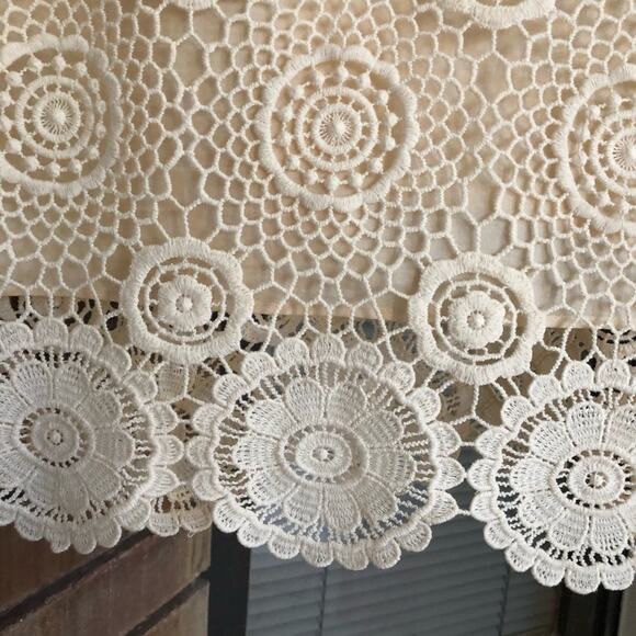 Zara | Cream Colored Flower Lace Dress Size S - Picture 8 of 11